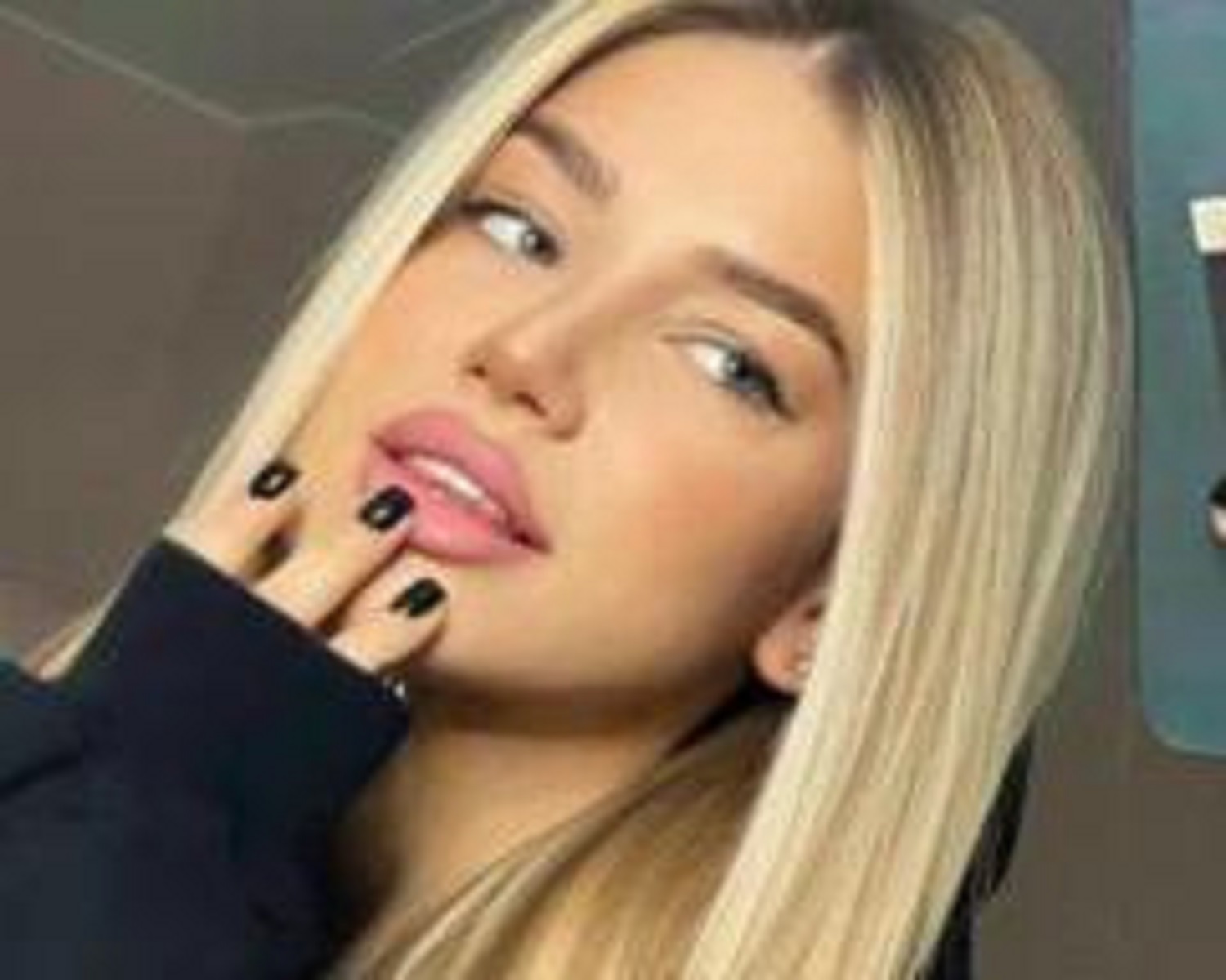 a46253f3-aa32-4d9b-bd73-15594f8d387f-2