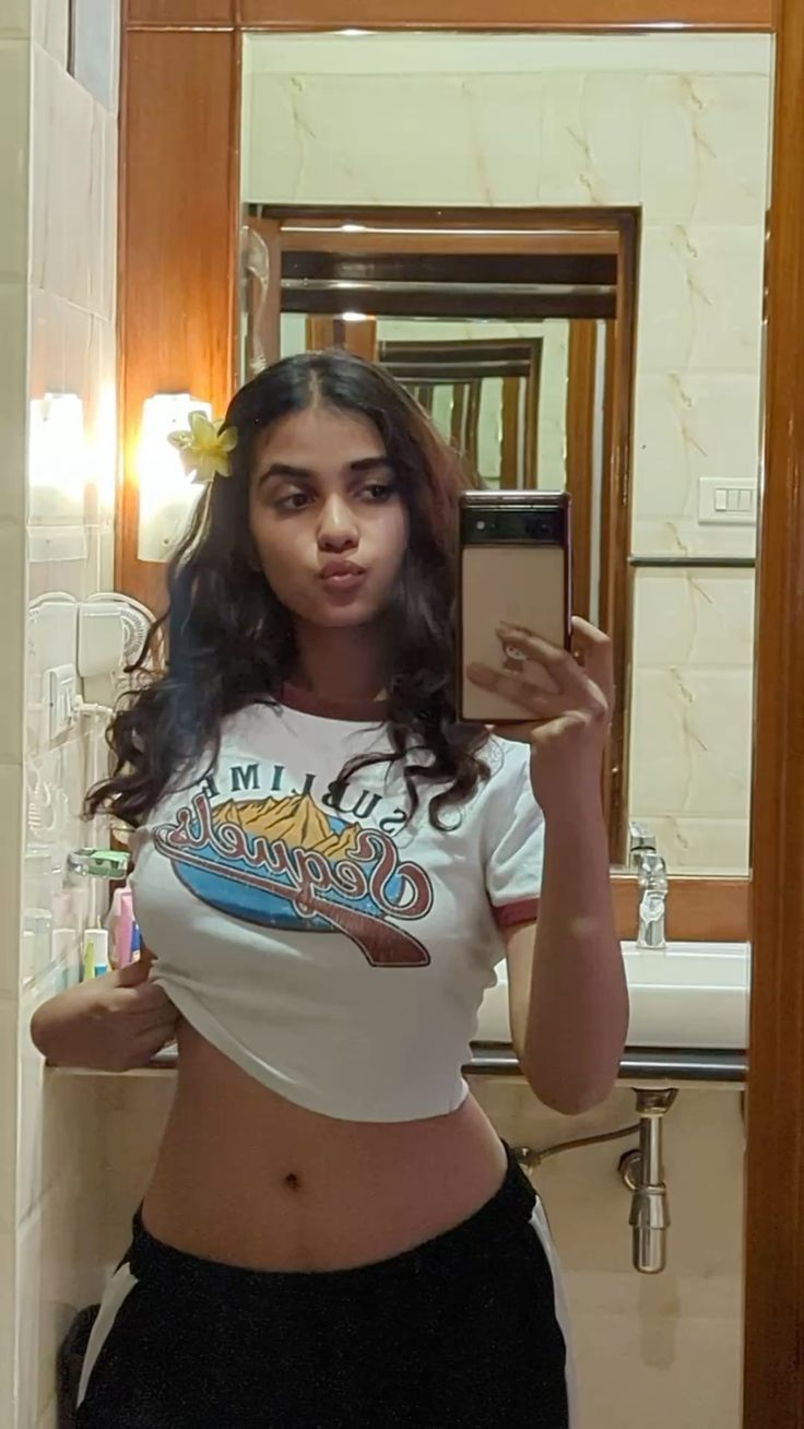 Top model 𝟵𝟯𝟬𝟰𝟲𝟭𝟱𝟭𝟮𝟳 college call girl service available in