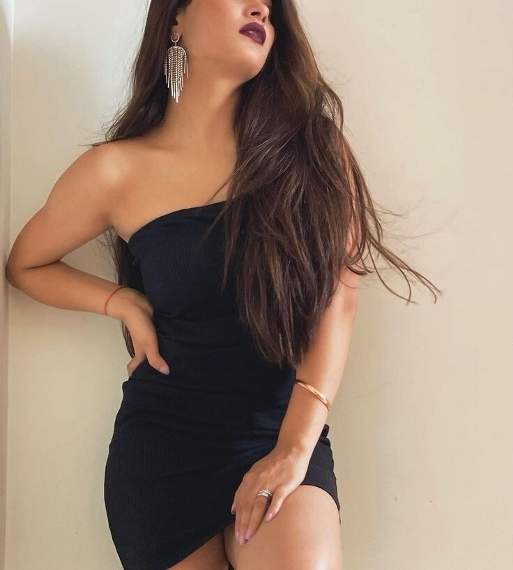 Call Girls in East of Kailash 9310318173 Escorts Service Delhi